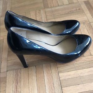 Black Ann Taylor black patent leather heels